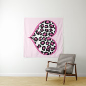 Wild bei Heart Leopard Print Wandteppich (Beispiel (Horizontal))