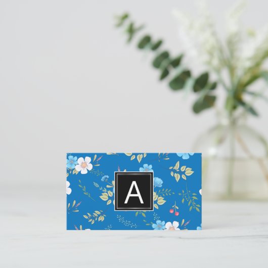 Wild Blue Flowers Spring Garden Pattern | Monogram Visitenkarte (Stehend Vorderseite)
