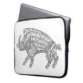Wild Boar mit Runen Laptopschutzhülle (Vorderseite Links)