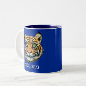 Wild Cat on Blue Zweifarbige Tasse (Vorderseite Links)