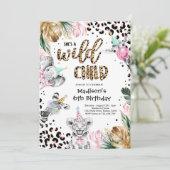 Wild Child Leopard Print Safari Tiere Geburtstag Einladung (Stehend Vorderseite)