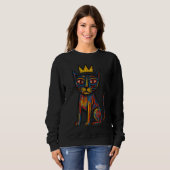 Wild Crown Cat Graphic Tee – Handgezeichnete abstr (Vorne ganz)