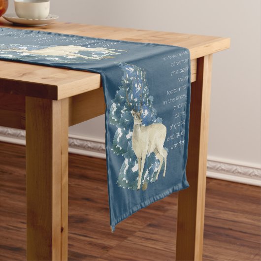 Wild Deer Footprints in Snow – Winter Nature Art Kurzer Tischläufer (Beispiel)