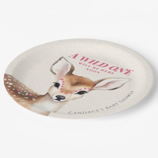 Wild eine rosa Gepunktete Hirschdusche Pappteller (Schrägansicht)