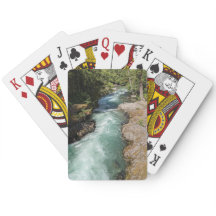 Wild fließende Flusslandschaft