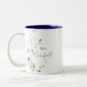 Wild Forest Floral Mrs. Newlywed Bride Zweifarbige Tasse (Links)