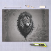 Wild Grace: auffallendes Portrait eines Löwen Seidenpapier (Handwerk)