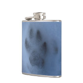 Wild grauer Wolf Paw Print im Winterschnee Flachmann (Links)