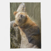 Wild Grizzly Bear am Fluss Orford Geschirrtuch (Vertikal)