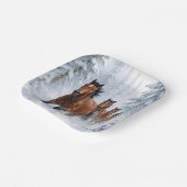 Wild Horses Running Through a Snowy Forest Pappteller (Gewinkelt)