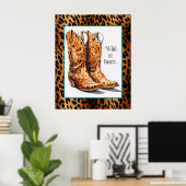 Wild im Herzen - Gepard Cowgirl Boots Poster Art (Heimbüro)