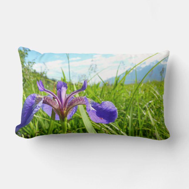 Wild Iris und Alaskan Landscape Lendenkissen (Vorderseite)
