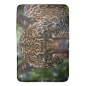 Wild Jaguar tief im Wald, Badematte (Vorderseite Vertikal)