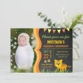 Wild Jungle Safari Baby Tiger Aqiqah Foto Einladung (Stehend Vorderseite)
