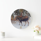 Wild kanadische Elche im Winterschnee V Große Wanduhr (Zuhause)