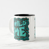 Wild Me Brown und Aquamarin Leopard Design Zweifarbige Tasse (Vorderseite Links)