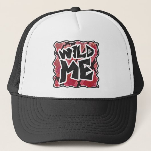 Wild Me Schlange Schwarz und Rot Print Truckerkappe (Vorderseite)