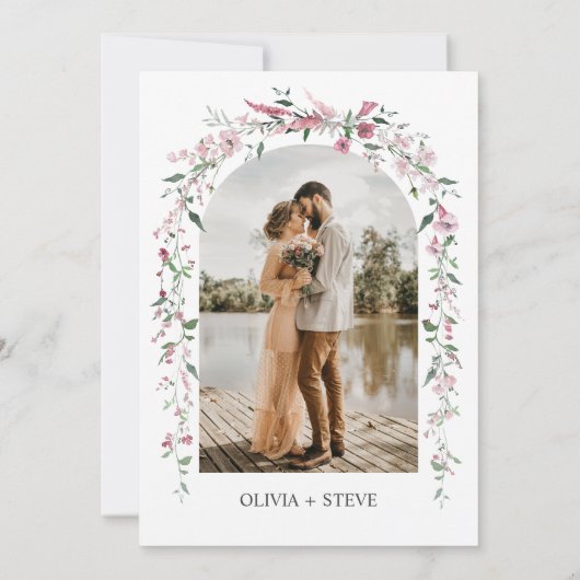 Wild Meadow Dusty Pink Floral Arch Foto Hochzeit Einladung (Rückseite)