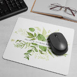 Wild Meadow | Grünes botanisches Personalisiert Mousepad<br><div class="desc">Das elegante botanische Logo Mousepad Design zeichnet sich durch Ihren Namen und/oder Firmennamen aus,  gerahmt durch eine üppige Aquarellenlandschaft und Blätter in Farntönen und Waldgrün.</div>