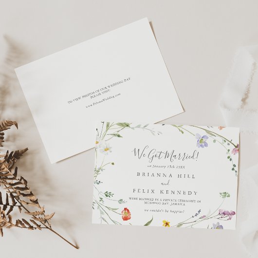 Wild-Multicolor-Floral-Elopement Ankündigung