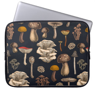 Wild Mushrooms on Grafit Laptopschutzhülle