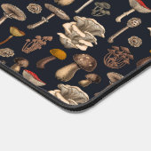 Wild Mushrooms on Grafit Schreibtischunterlage (Ecke)