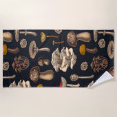 Wild Mushrooms on Grafit Strandtuch (Vorderseite)