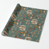 Wild Mushrooms on pine green Geschenkpapier (Ungerollt)