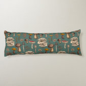 Wild Mushrooms on pine green Seitenschläferkissen (Rückseite)