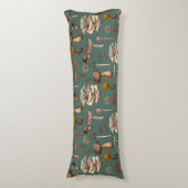 Wild Mushrooms on pine green Seitenschläferkissen (Vorderseite Vertikal)