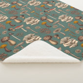 Wild Mushrooms on pine green Sherpadecke (3/4)