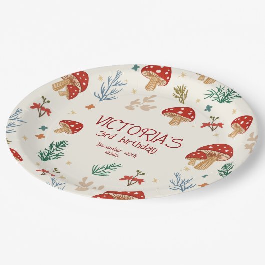 Wild Mushrooms Whimsical Forest Birthday Party Pappteller (Schrägansicht)