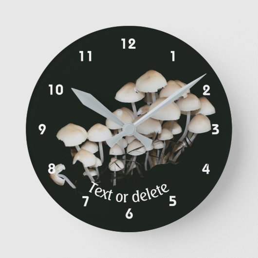 Wild Mushrooms Woodland Personalized Runde Wanduhr (Vorderseite)