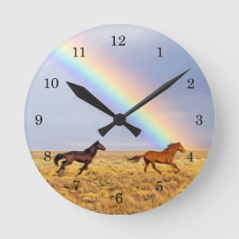 Wild Mustang Horses Running and Rainbow Runde Wanduhr