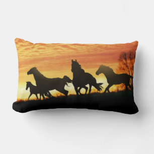 Wild Mustangs und geschossenes Leder Lendenkissen