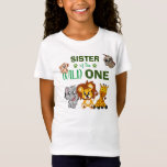 Wild One First Birthday Jungle Safari Sister Zoo T-Shirt<br><div class="desc">Schwester der wilden! Wendee dein kleiner Junge oder dein Mädchen einen? Dieses Wild One Design ist perfekt für ihren 1. Geburtstag,  um ihre Schwestershow ihre Begeisterung für ihr Geschwister lassen. Das Safari-Thema des Dschungels umfasst einen Cartoon illustrierten Affen,  Schlampe,  Elefanten,  Löwen und Giraffen!</div>