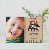 Wild One Rustic Black Bear Buffalo Kariertes Foto Einladung (Stehend Vorderseite)