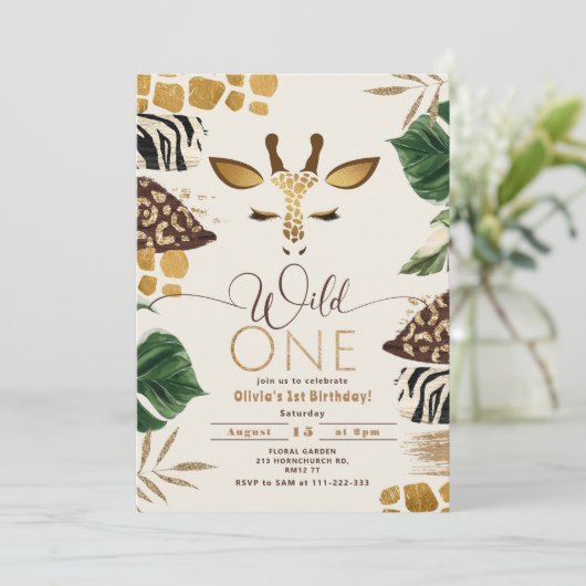 Wild One Safari geschlechtsneutrale Giraffe Geburt Einladung (Stehend Vorderseite)