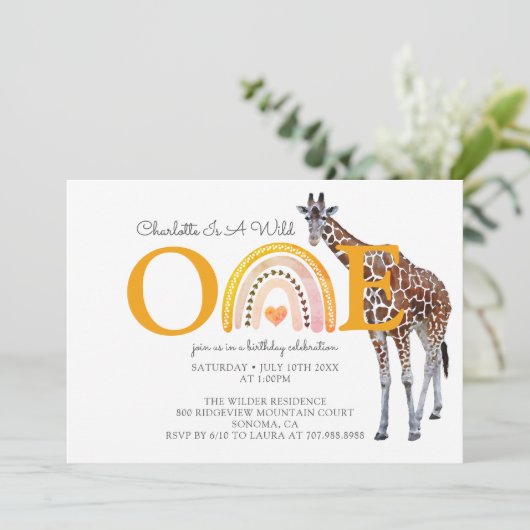 Wild One Safari Giraffe Girl's First Birthday Einladung (Stehend Vorderseite)
