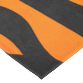 Wild Orange Black Tiger Stripes Animal Print Tischdecke (Schrägansicht)