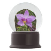 Wild Orchid Lila tropische Blume Schneekugel (Vorderseite)