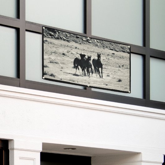 WILD PFERDE VON UTAH BANNER MIT WAHLMASSNAHMEN (Äußeres Gebäude)