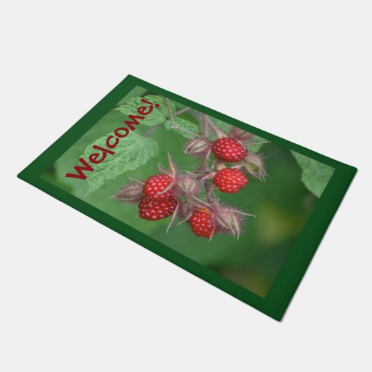 Wild Raspberry Fußmatte (Schrägansicht)