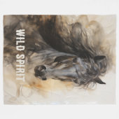 Wild Spirit Black Horse Portrait Fleecedecke (Vorderseite (Horizontal))
