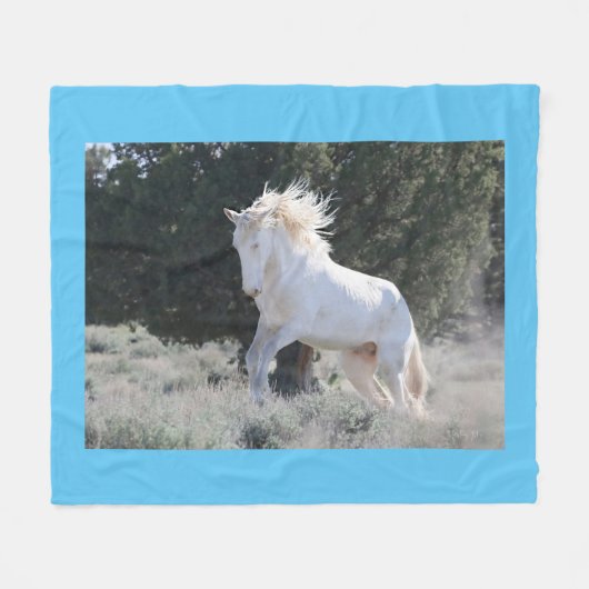Wild Stallion Survivor Fleece Blanket (Vorderseite (Horizontal))