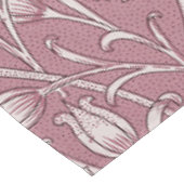 Wild Tulip von William Morris Tischdecke (Schrägansicht)