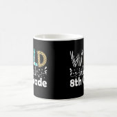 Wild über 8. Klasse Lehrer Student Funny Kaffeetasse (Mittel)
