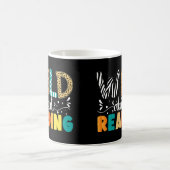 Wild über das Lesen des Funny Books Reader Bookwor Kaffeetasse (Mittel)