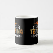 Wild über das Unterrichten der 3. Klasse Funny Tea Kaffeetasse (Mittel)