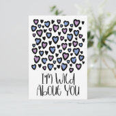 Wild über dich Lila HerzValentinenkarte Einladung (Stehend Vorderseite)